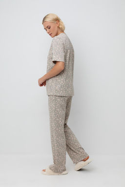 Е 20153/пыльно-оливковый,полевые цветы пижама жен