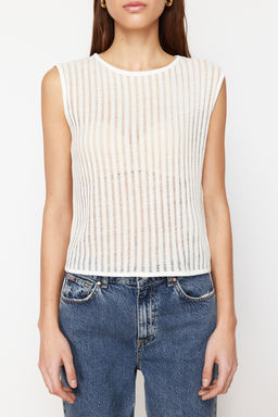 Ekru Triko Gorunumlu Bisiklet Yaka Regular/Normal Kal?p Orme Bluz TWOSS24BZ00504 - Trendyolmilla фото 4