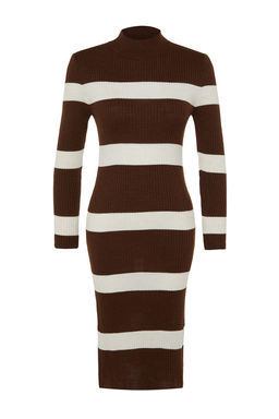 TRENDYOLMILLA Lacivert Midi Triko Cizgili Elbise TWOAW23EL00226 фото 29