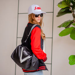 Сумка спортивная на молнии, боковой карман/сетка, регулируемый ремень, маленький размер, чёрная