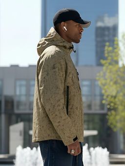 Куртка спортивная мужская весна осень бежевого цвета 25470B