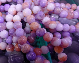 Браслет из камня 10мм Сиреневый агат привлекает энергии счастья