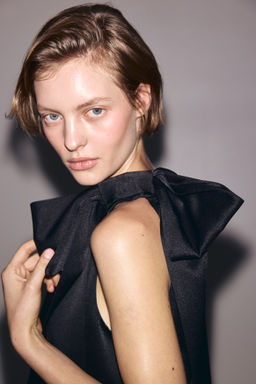 Vestido de un hombro con lazo - H&m фото 4