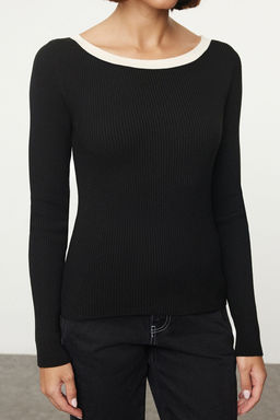 TRENDYOLMILLA Siyah Yaka Detayl? Triko Kazak TWOAW25KZ00208