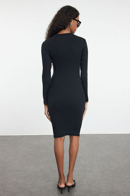 TRENDYOLMILLA Zumrut Yesili Fitted/Vucuda Oturan Uzun Kollu Fitilli Esnek Orme Elbise TWOAW25EL00102