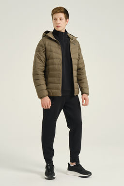 Пуховик лёгкий с капюшоном Темно-зеленый