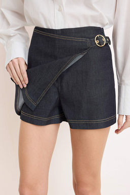 Koyu Mavi Aksesuar Detayl? Ekstra Esnek Denim Sort Etek TWOSS26SR00003 - Trendyolmilla фото 3