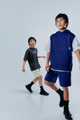 CHALECO CON CAPUCHA SPORTY LOGO / Morado - Zara фото 6