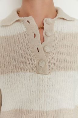 TRENDYOLMILLA Tas Crop Yumusak Dokulu Renk Bloklu Triko Kazak TWOAW22KZ0226