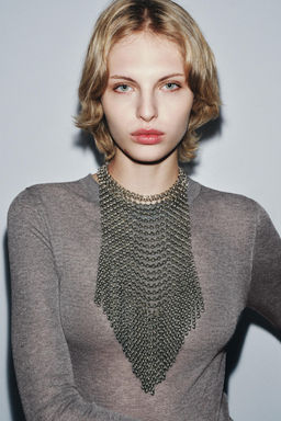RING BIB NECKLACE