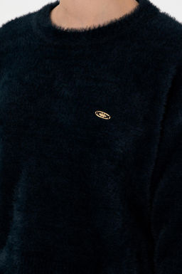 Женский темно-синий свитер с круглым вырезом и мягкой текстурой