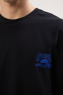 Siyah Oversize/Genis Kesim Bask?l? %100 Pamuklu T-Shirt TMNSS25TS00031