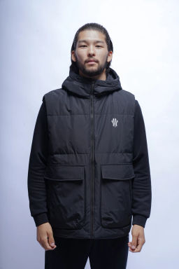 Жилет пуховый Черный