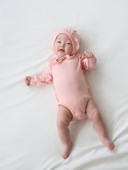 Чепчик с рюшей Чайная роза 0+ - Bungly фото 5