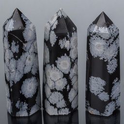 Кристалл из снежного Обсидиана