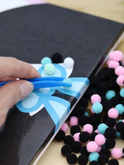 Картина из помпонов на подрамнике Draw Me! Panda, (20 х 20 см)