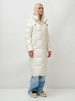 Пальто утепленное стеганное зимнее с капюшоном женское бежевого цвета 9608B