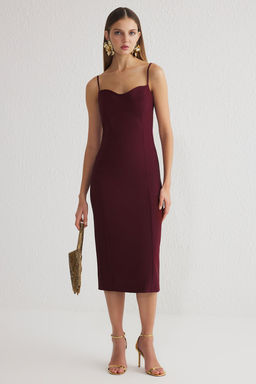 TRENDYOLMILLA Bordo Vucuda Oturan Dokuma Midi S?k Elbise TPRSS25EL00189