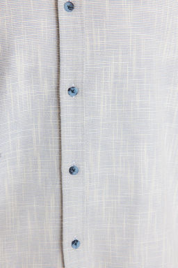 Mavi Regular Fit %100 Pamuk Keten Gorunumlu Gomlek TMNSS23GO00111