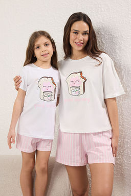 Kad?n Mini Me/Anne K?z Beyaz %100 Pamuklu Cizgili Bask?l? Sortlu Orme Pijama Tak?m? THMSS25PT00353