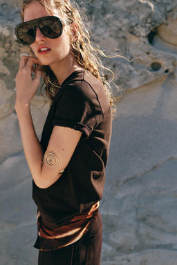 CAMISETA R?STICA ALGOD?N / Chocolate - Zara фото 4