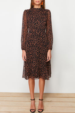 TRENDYOLMILLA Camel Dik Yakal? Etegi Volanl? Sifon Dokuma K?sl?k Elbise TWOAW20EL1313