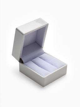 Футляр для 2 колец с подсветкой «Романтика»,6×6×5 см, белый