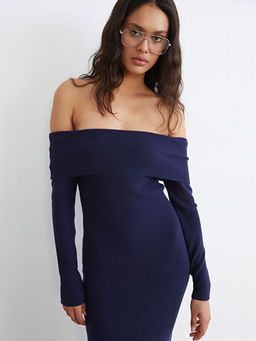 Kay?k Yaka Triko Elbise