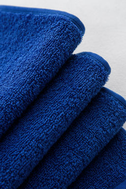 Полотенце махровое банное большое Софатекс 70 * 140 для ванной и бани bs