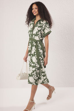 Yesil Cicekli Midi Viskon Dokuma Gomlek Elbise TWOSS25EL00391 - Trendyolmilla фото 2
