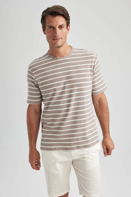 Полосатая футболка с коротким рукавом стандартного кроя с круглым вырезом