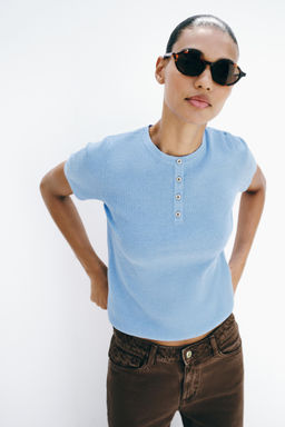 TOP PUNTO BOTONES / Azul claro
