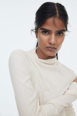 Top de canal? con cuello perkins - H&m фото 4