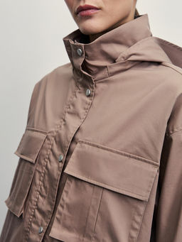 Куртка с накладными карманами и капюшоном / Zarina  фото 7