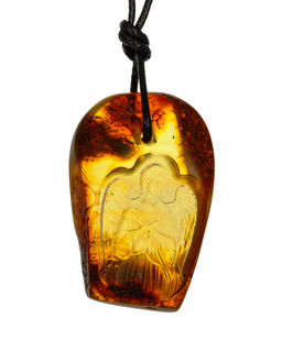 Кулон из натурального балтийского янтаря с резьбой Ангел-Хранитель