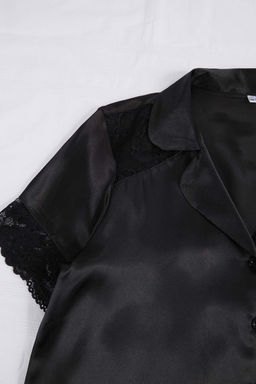 Siyah Dantel Detayl? Saten Sortlu Dokuma Pijama Tak?m? THMSS26PT00102