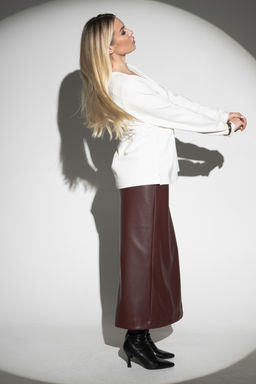 Лонгслив с V- образным вырезом