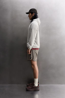 SUDADERA POLAR TEXTURA CAPUCHA / Blanco roto - Zara фото 4