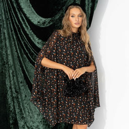 Платье с акцентными рукавами, Стильная эйфория