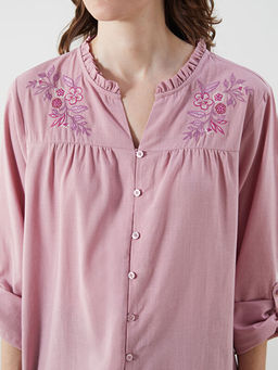 Ka??k Yaka ?i?ek Nak??l? Kad?n G?mlek