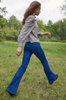 Flared Low Jeans