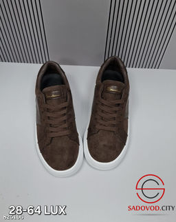 Женские кроссовки весенние