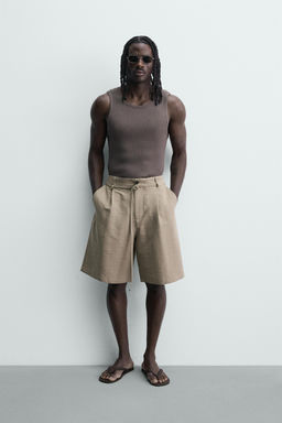 BERMUDA RELAXED FIT PLIEGUES CINTUR?N / Negro