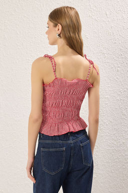 K?rm?z? Poti Kare Dokulu Fitted/Vucuda Oturan Gipeli Esnek Orme Bluz TWOSS25BZ00224 - Trendyolmilla фото 4