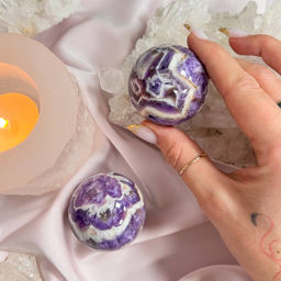 Шар из шевронного Аметиста