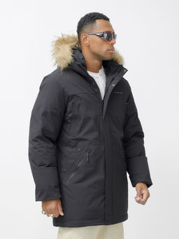 Парка зимняя с мехом черного цвета до - 30