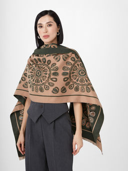 В составе ШЕРСТЬ и КАШЕМИР Большой, мягкий, теплый однотонный двусторонний палантин.