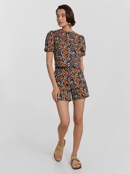 Шорты женские коричневые с принтом "листья"