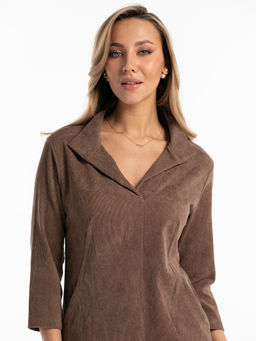Платье вельветовое с воротником и карманами коричневое - Odis фото 9