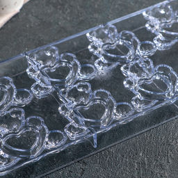 Форма конфет и шоколада Влюблённые мишки, 28?14 см, 8 ячеек, прозрачная